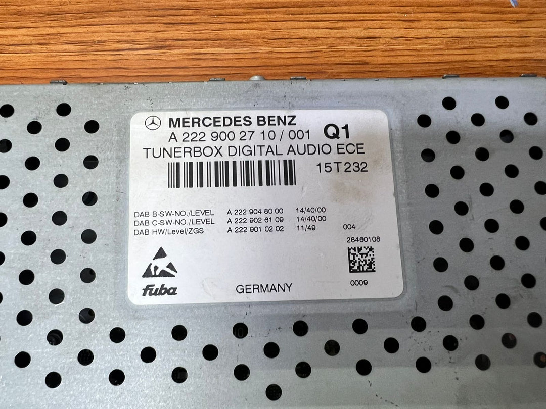 Mercedes-Benz Digital Audio Tuner Control Module A2229002710 W222 W292 GLE OEM