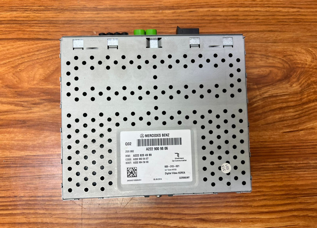 Mercedes-Benz Audio Control Unit A2229009806 C220 W222 S-Class OEM