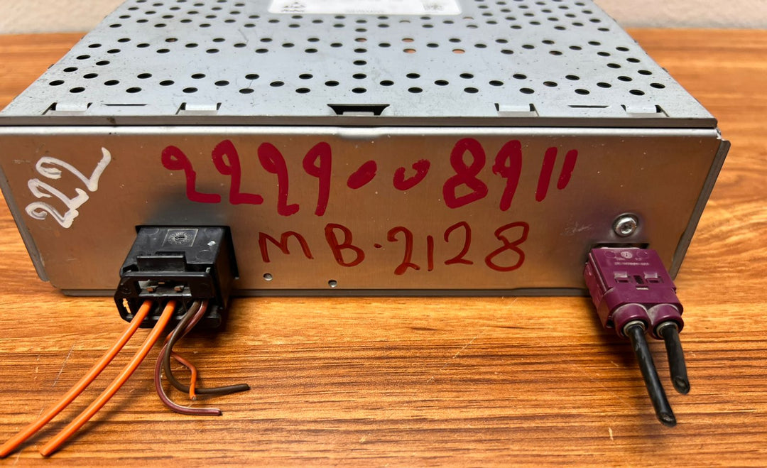 Mercedes-Benz GLC Digital Audio Tuner Box A2229008911 W253 X253 C253 OEM