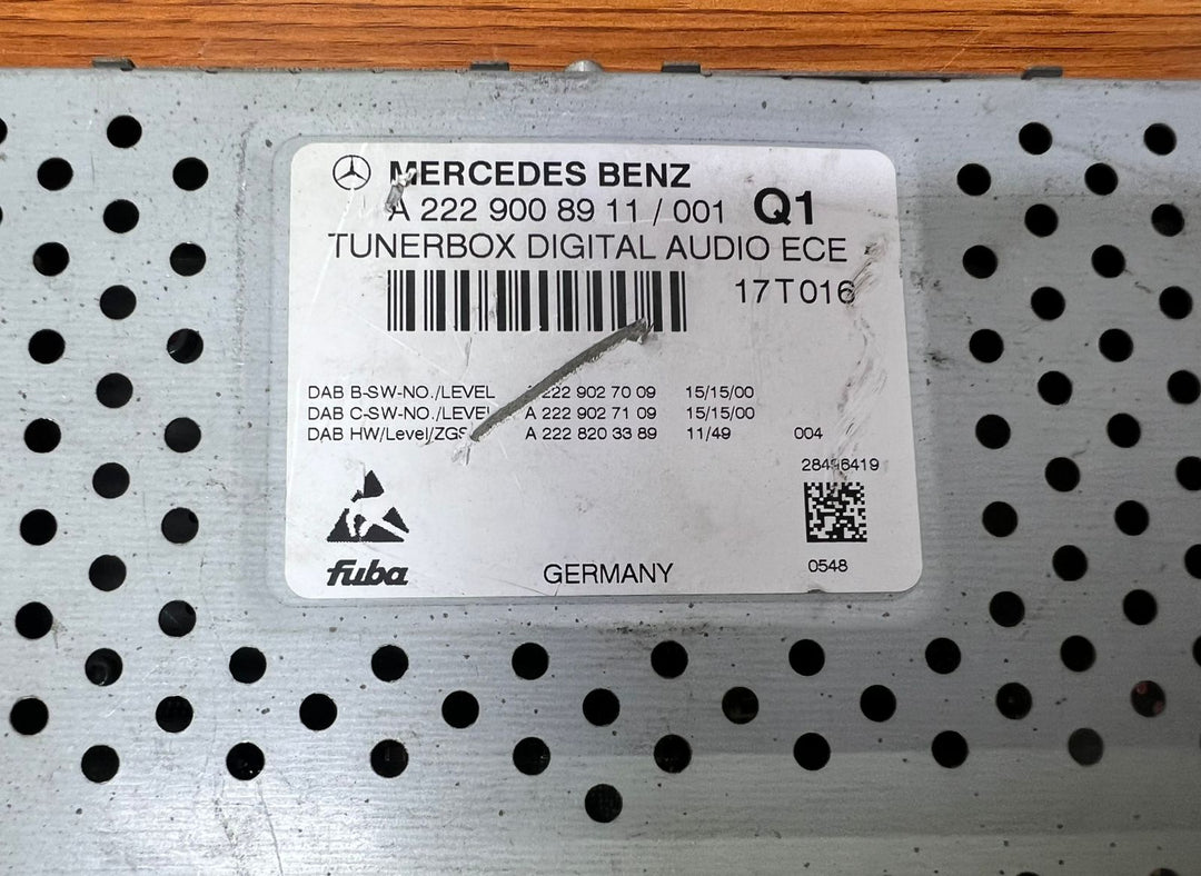 Mercedes-Benz GLC Digital Audio Tuner Box A2229008911 W253 X253 C253 OEM