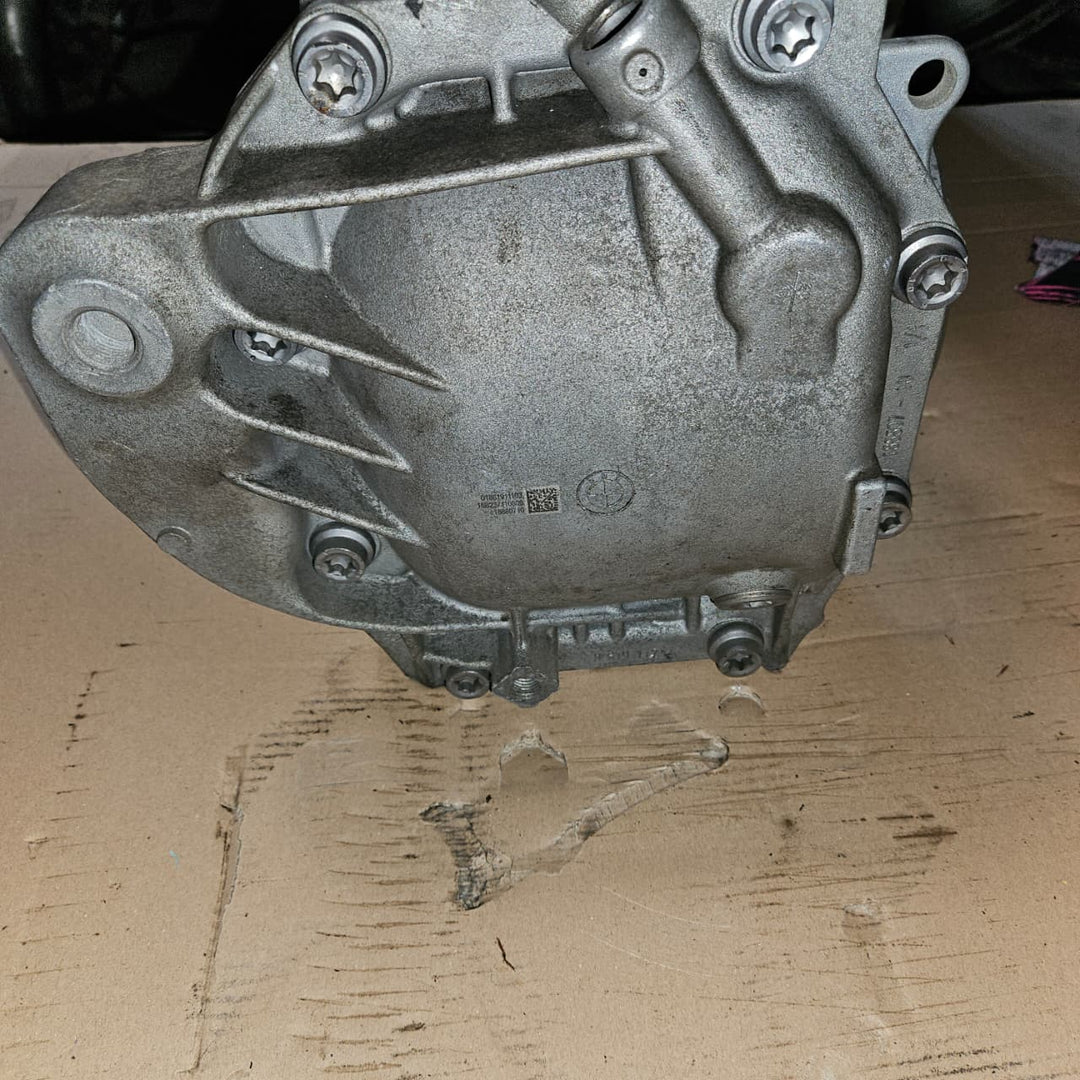 OEM BMW 740 Series G11 G12 Rear Axle Differential Rear 3.08 8630826