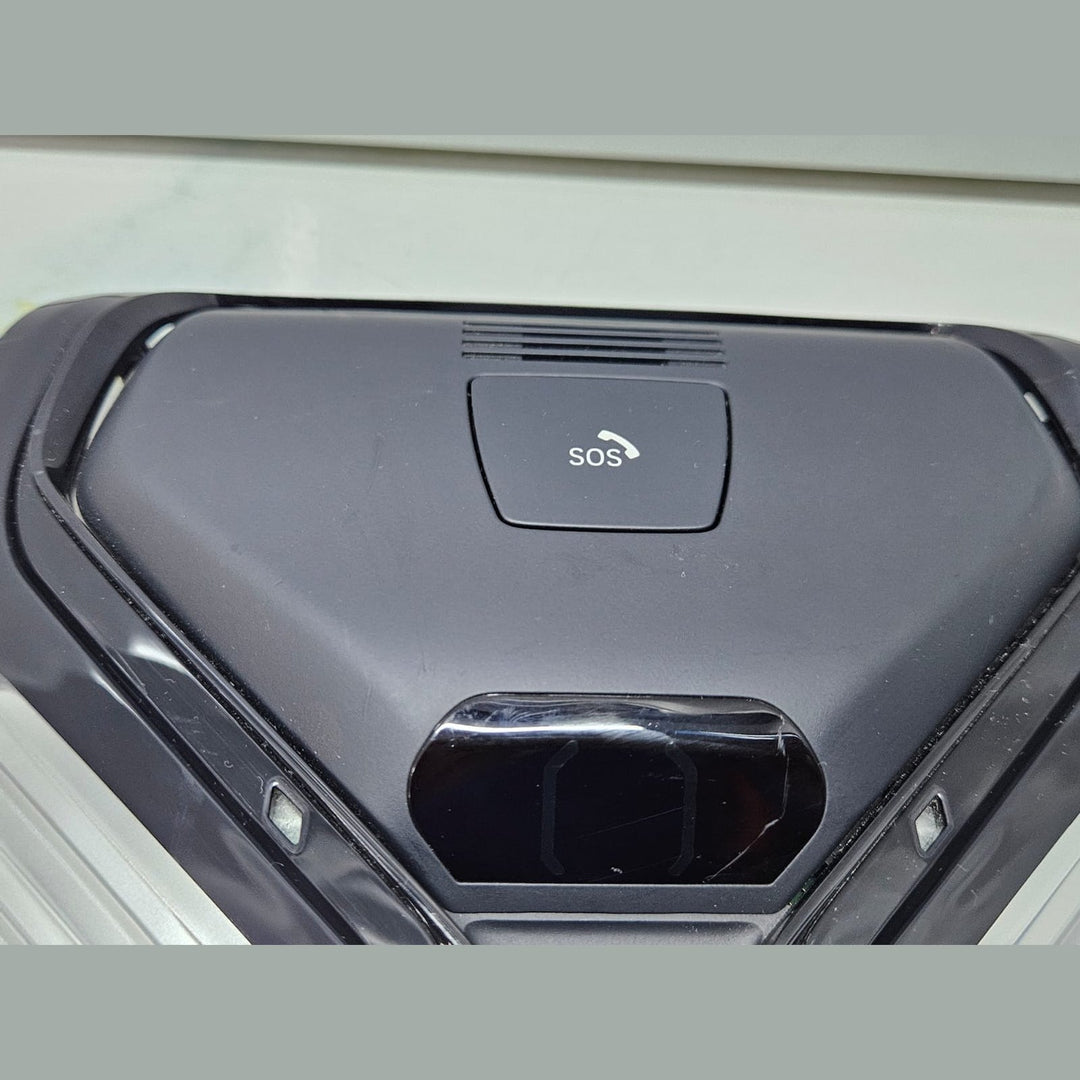 2017-2020 BMW 530i G30 G31 Overhead Console Dome Reading Light 6838169 OEM USED