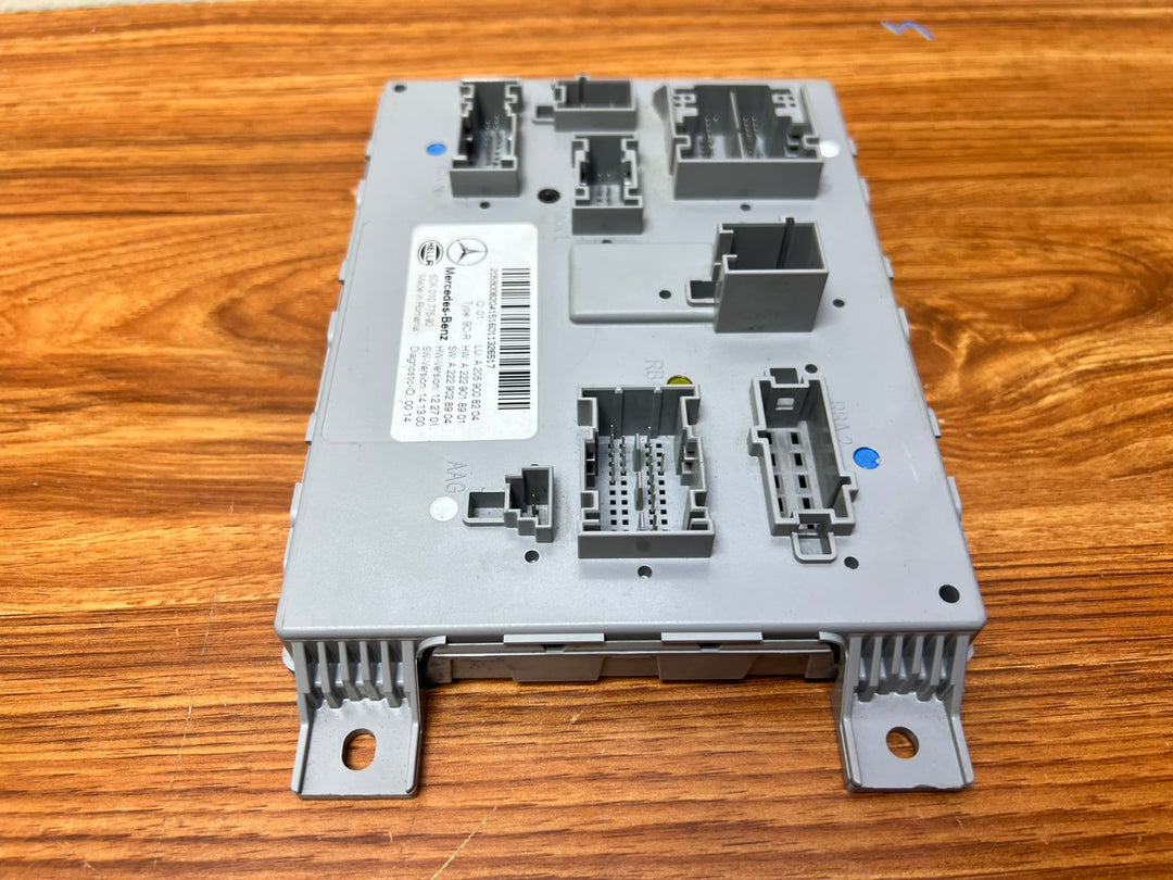 Mercedes-Benz C-Class Rear Signal Acquisition Actuation Module A2059008204 W205 OEM