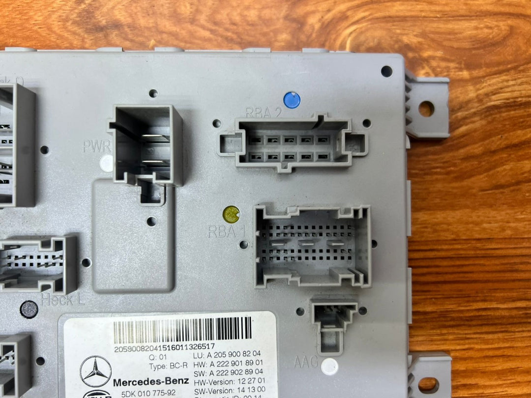 Mercedes-Benz C-Class Rear Signal Acquisition Actuation Module A2059008204 W205 OEM