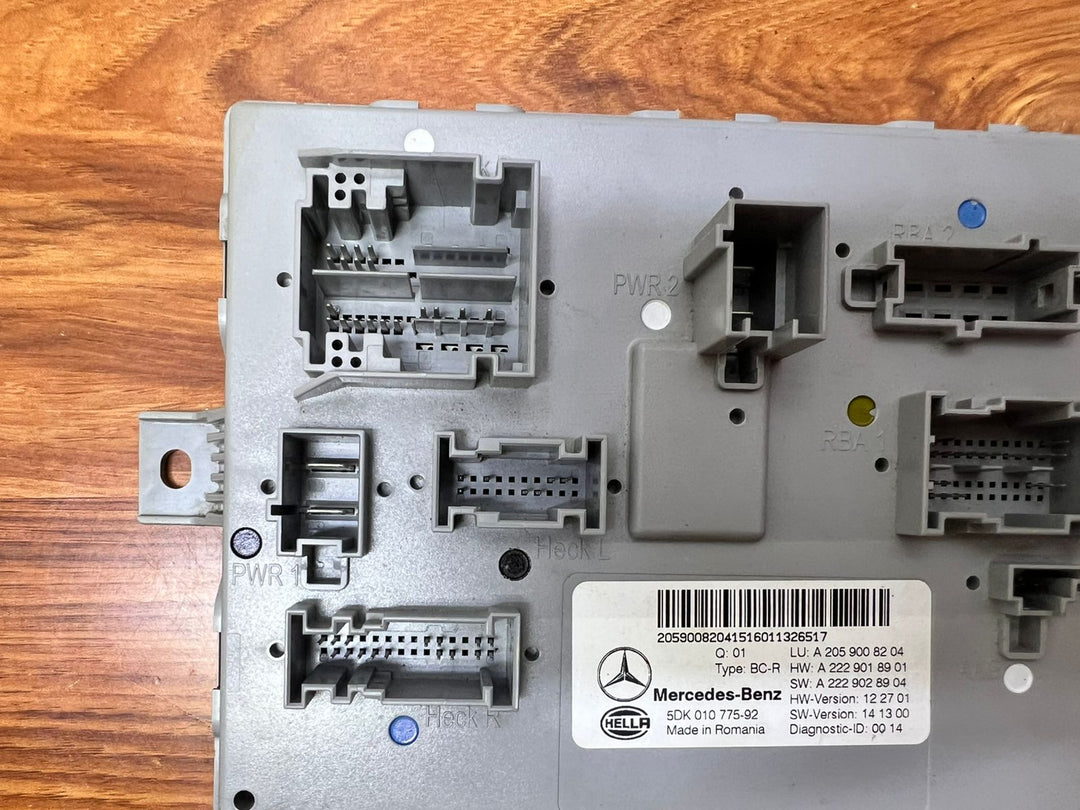 Mercedes-Benz C-Class Rear Signal Acquisition Actuation Module A2059008204 W205 OEM