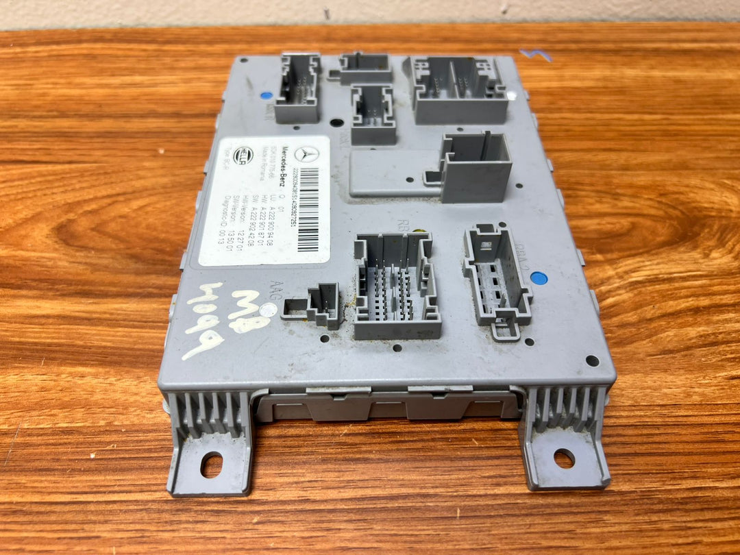Mercedes-Benz S-Class Rear SAM Body Control Module A2229009408 W222 OEM