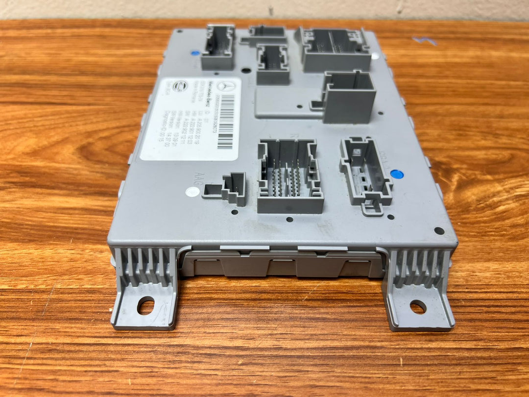Mercedes-Benz Rear SAM Control Module A2059002019 C-Class W205 GLC W253 OEM