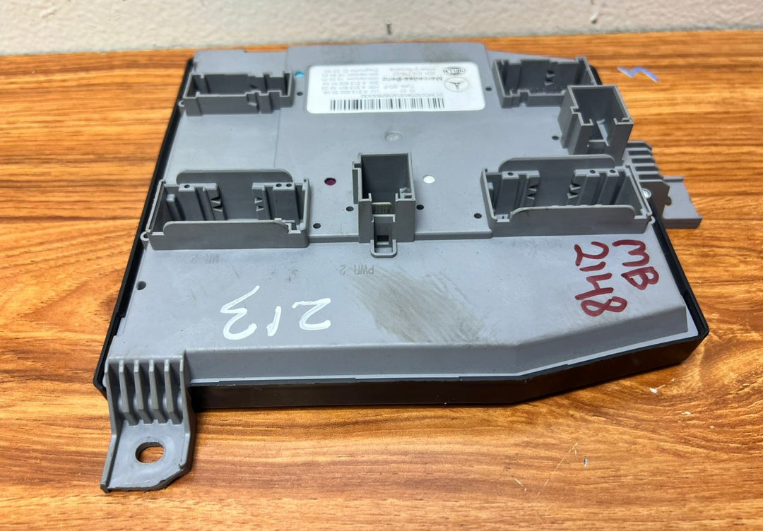 Mercedes-Benz E220d Front SAM Control Unit A2139003008 E-Class W213 OEM