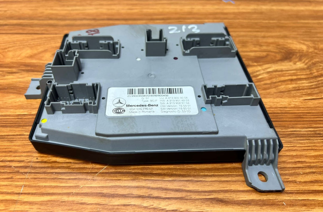 Mercedes-Benz E220d Front SAM Control Unit A2139003008 E-Class W213 OEM