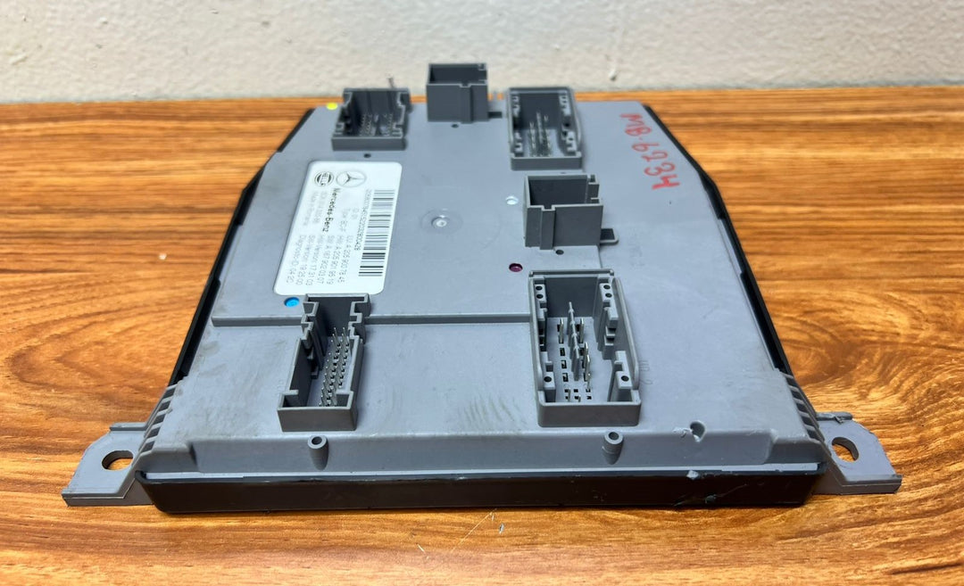 2014-2021 Mercedes-Benz C300 SAM Body Control Module A2059007845 W205 C-Class OEM