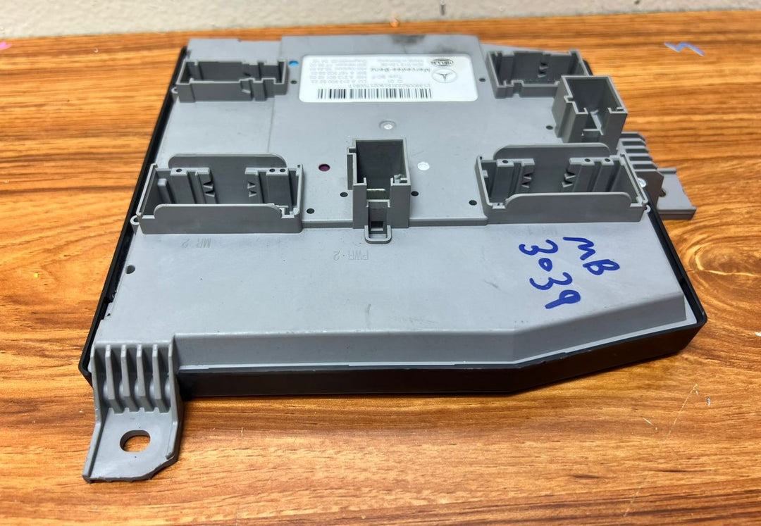 Mercedes-Benz E-Class W213 W238 Front SAM Control Module A2139005223 OEM
