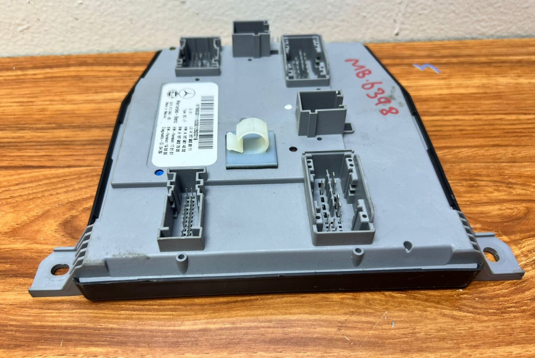2020-2022 Mercedes-Benz GLS450 Central Body Control Module A1679003011 OEM