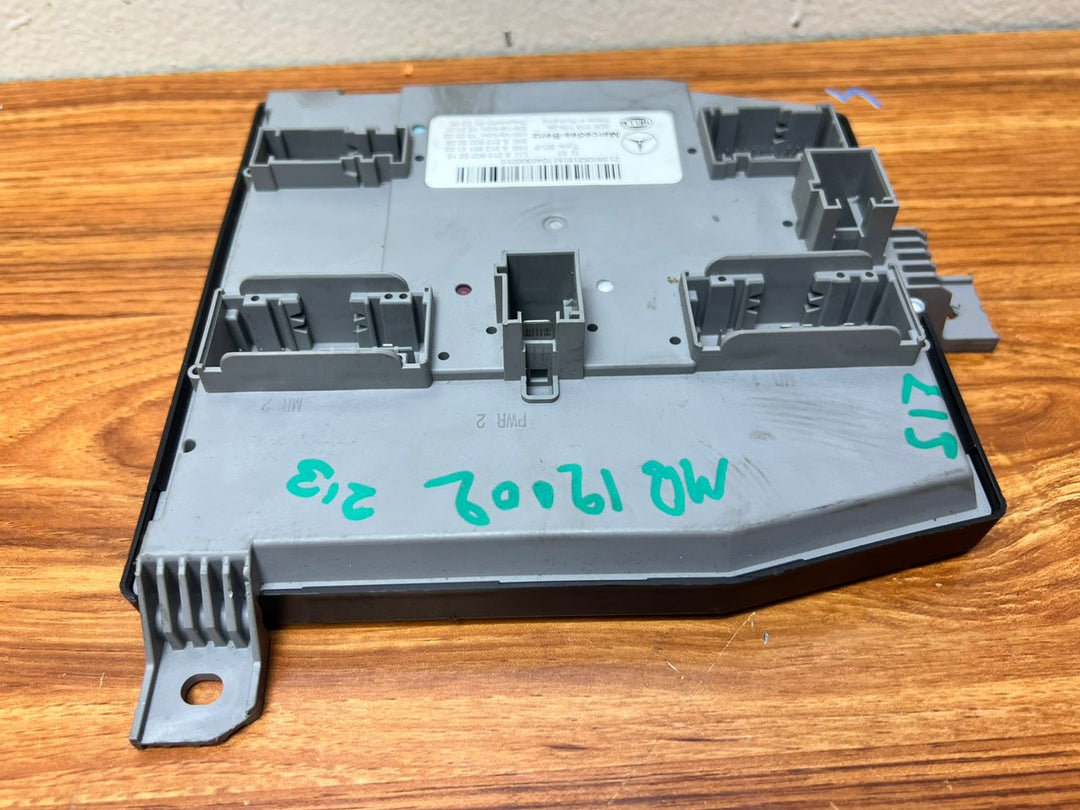 2017-2018 Mercedes-Benz E300 E400 Control Unit A2139005215 W213 E-Class OEM
