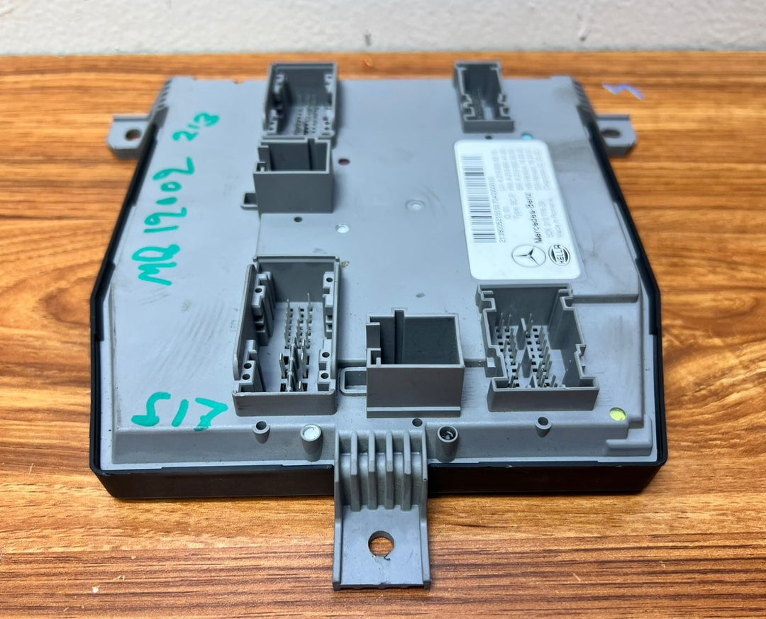 2017-2018 Mercedes-Benz E300 E400 Control Unit A2139005215 W213 E-Class OEM