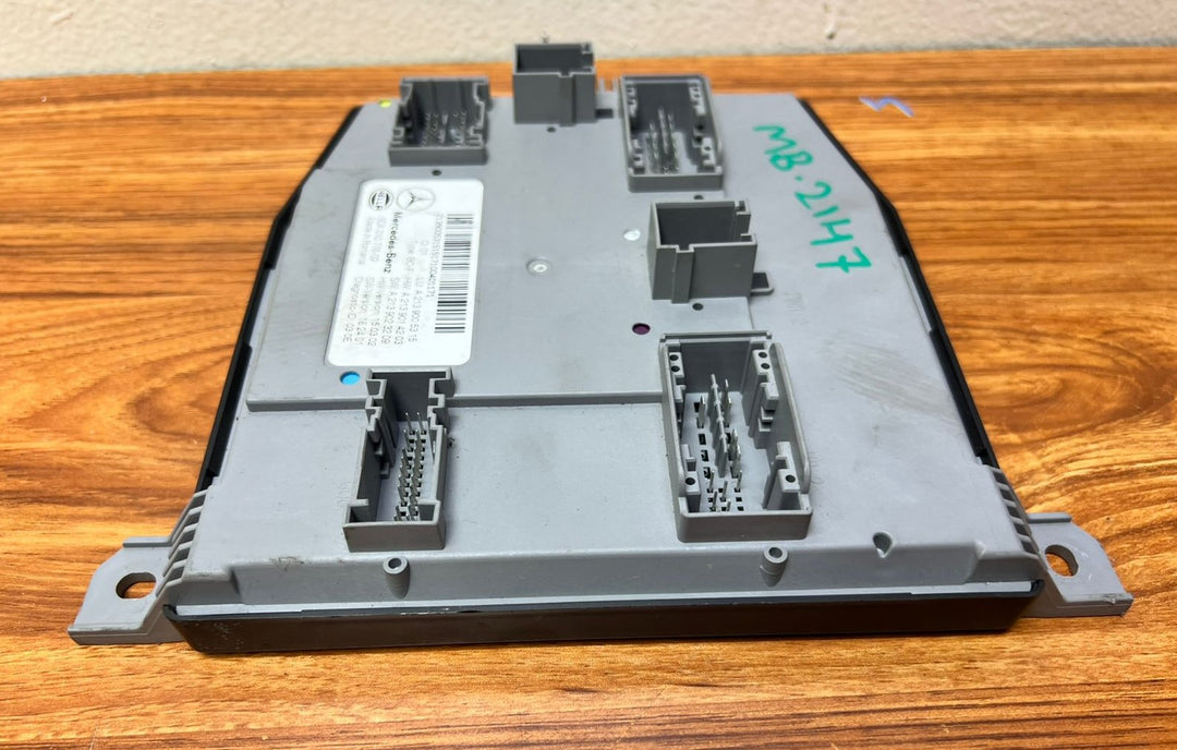 Mercedes-Benz Front SAM Body Control Unit A2139005315 E-Class W213 C238 OEM