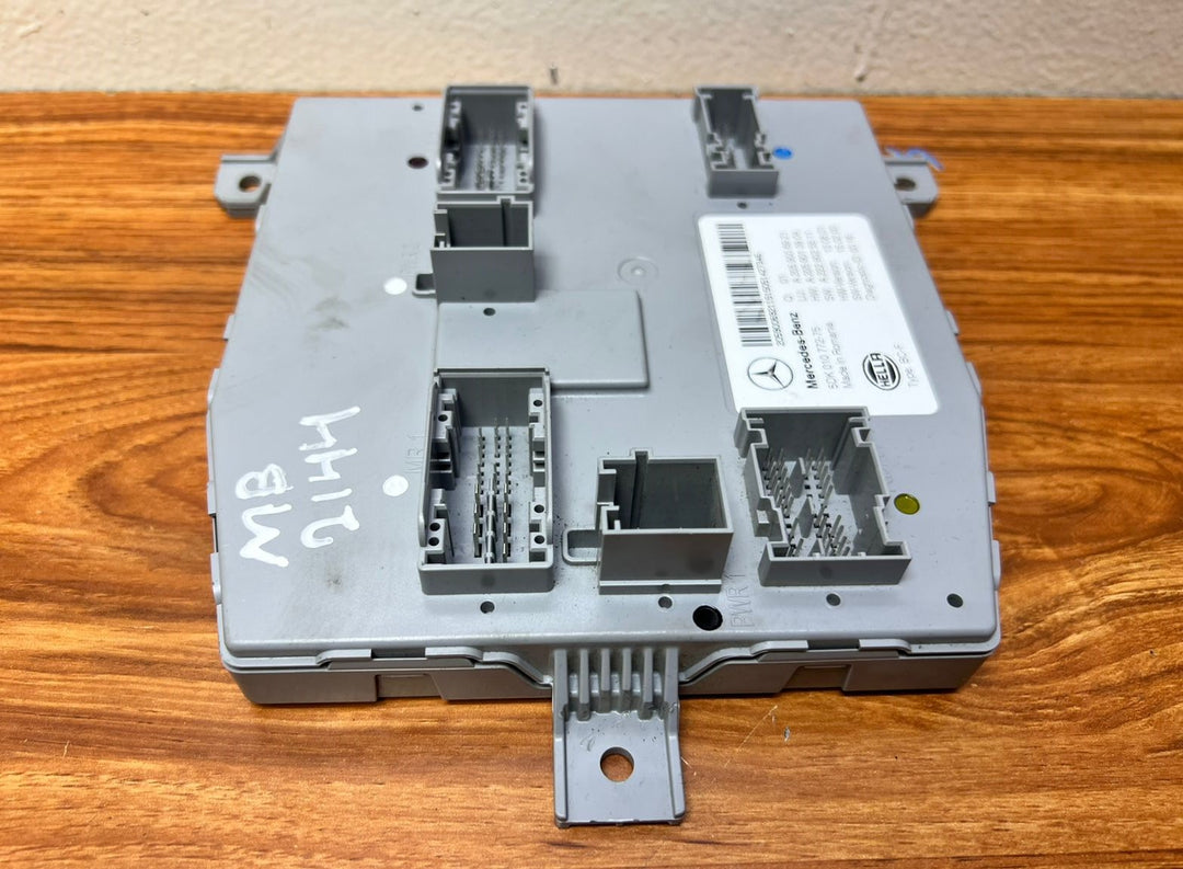 2015-2020 Mercedes-Benz C-Class Front SAM Body Control Unit A2059006921 W205 OEM