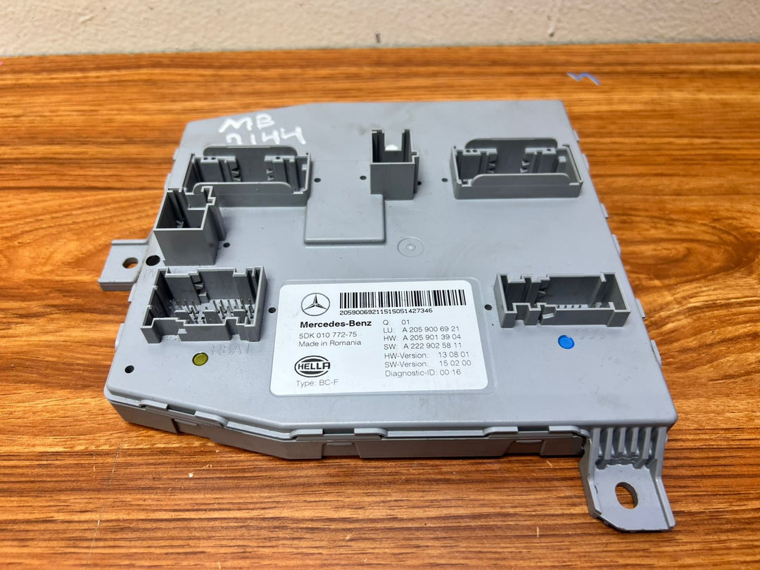 2015-2020 Mercedes-Benz C-Class Front SAM Body Control Unit A2059006921 W205 OEM