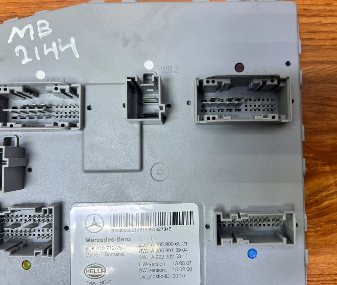 2015-2020 Mercedes-Benz C-Class Front SAM Body Control Unit A2059006921 W205 OEM