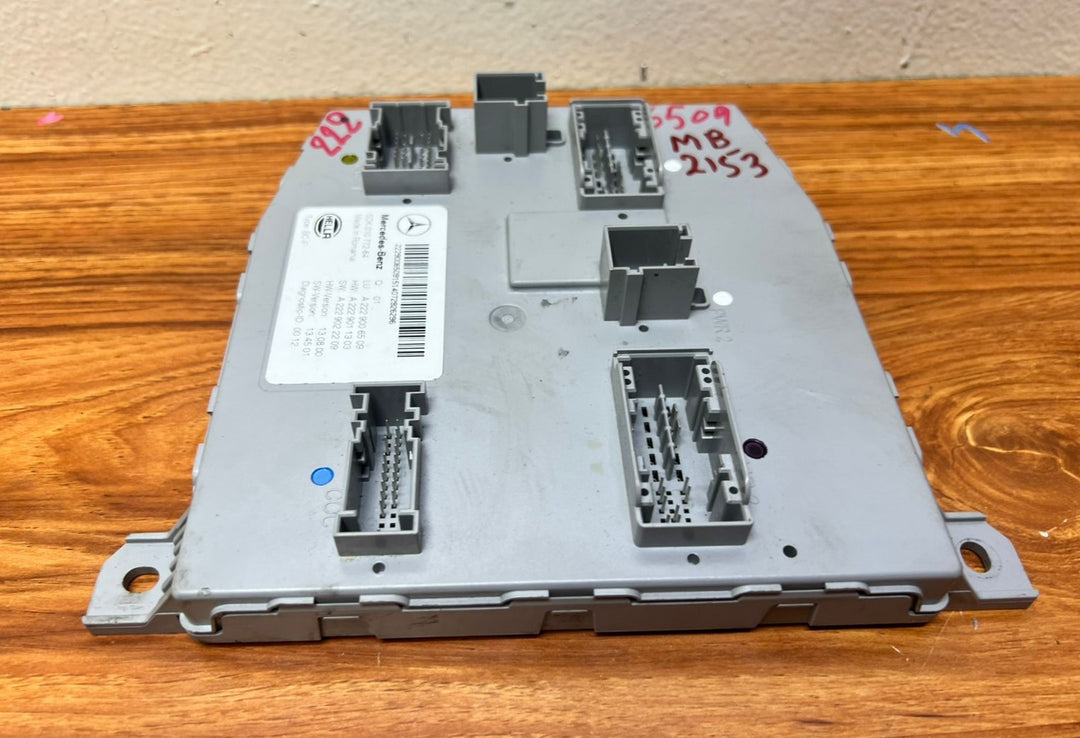 Mercedes-Benz S-Class Front SAM Body Control Module A2229006509 W222 OEM
