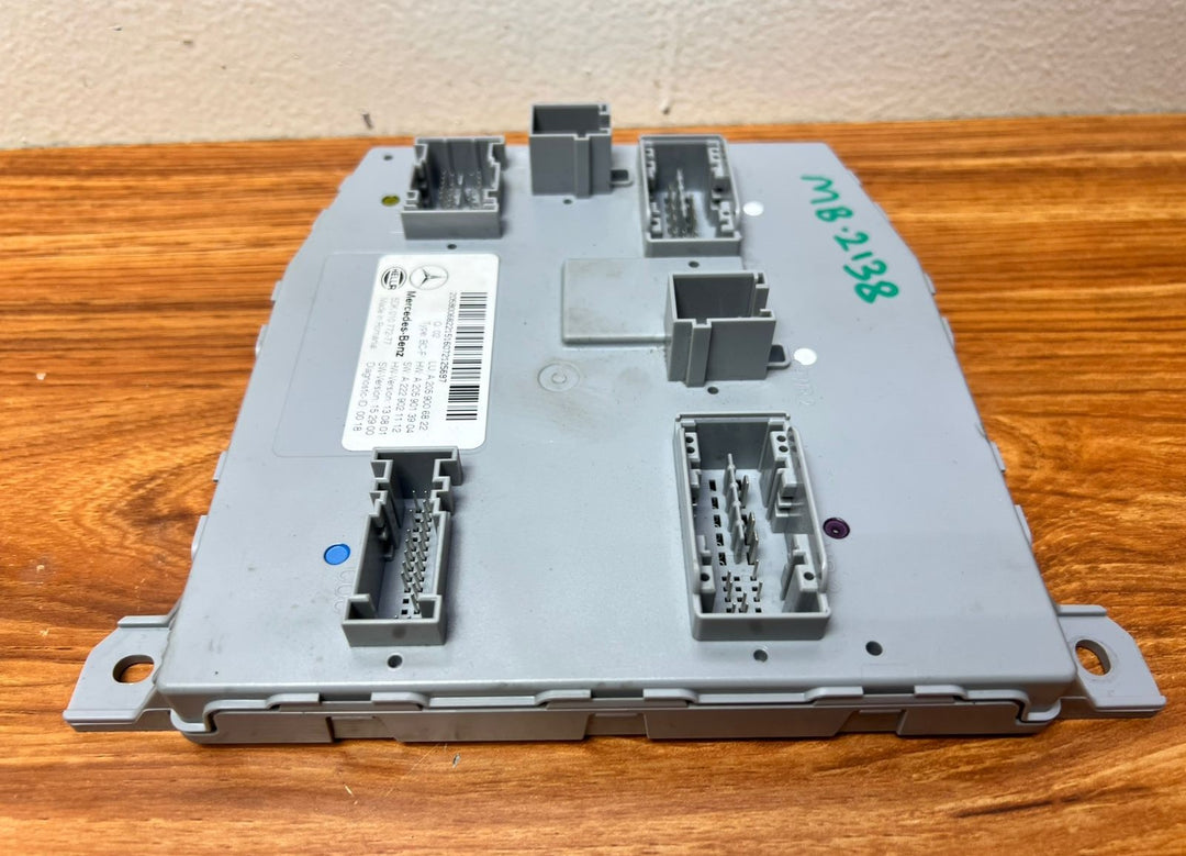 Mercedes-Benz C-Class SAM Body Control Module A2059006822 W205 OEM