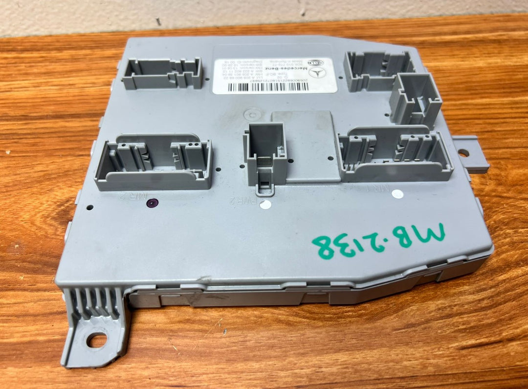 Mercedes-Benz C-Class SAM Body Control Module A2059006822 W205 OEM