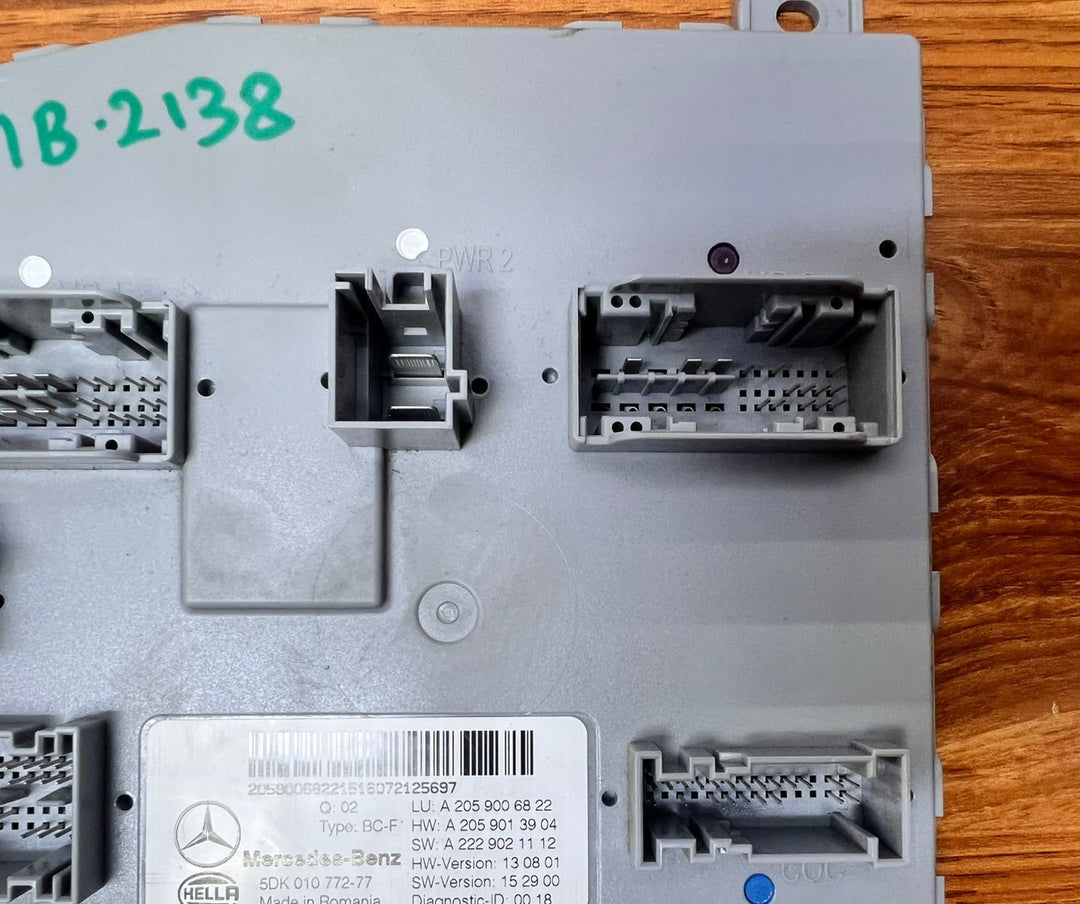 Mercedes-Benz C-Class SAM Body Control Module A2059006822 W205 OEM