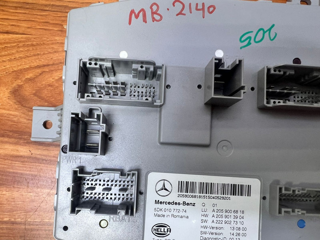Mercedes-Benz Front SAM Body Control Module A2059006818 C-Class W205 OEM