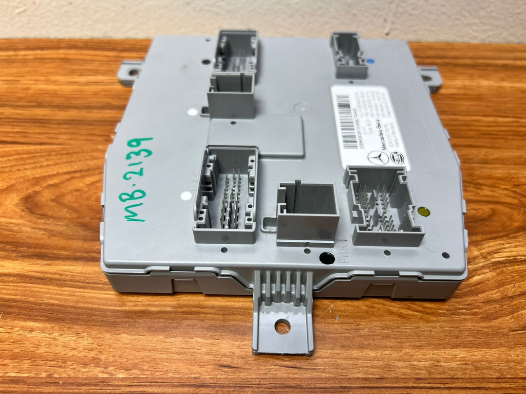 Mercedes-Benz Front SAM Body Control Module A2059006330 C-Class W205 OEM