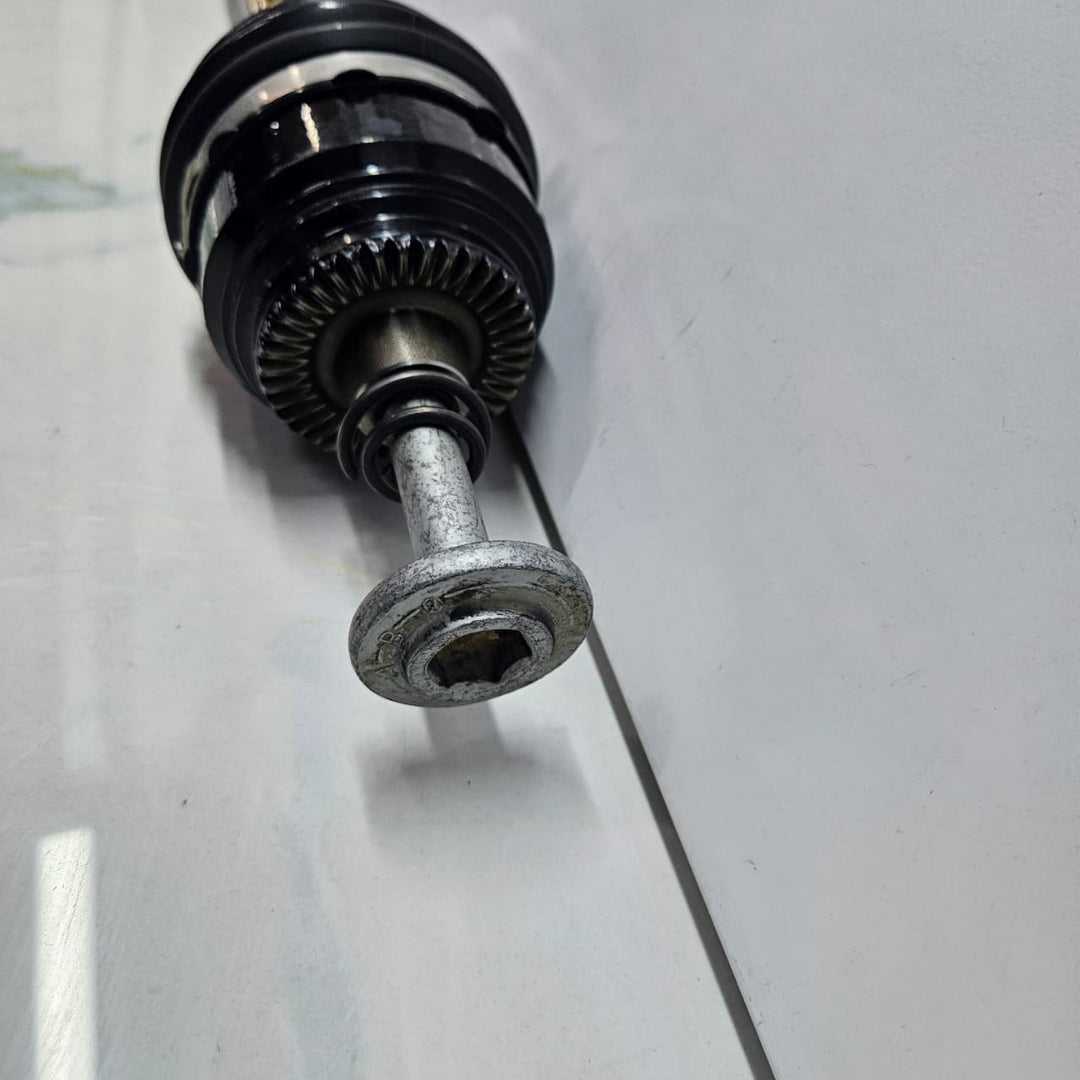 2022-2025 BMW I4 G26 Front Right Axle Shaft Assembly 5A25C58