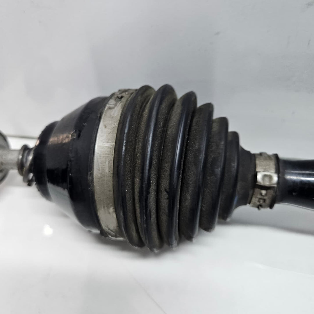 2014-2019 BMW i8 Rear Right Driveshaft 8611320