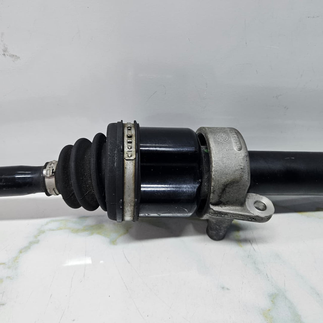 2014-2019 BMW i8 Rear Right Driveshaft 8611320
