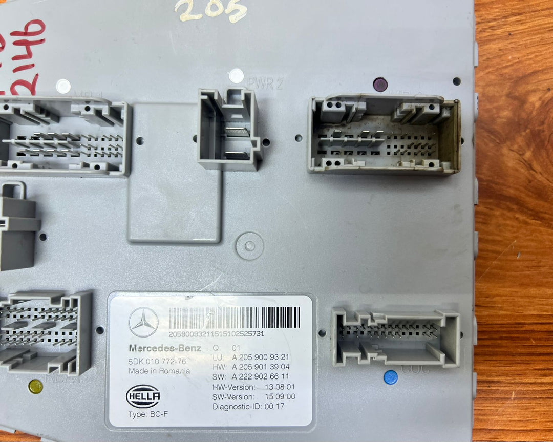Mercedes-Benz C-Class Front SAM Body Control Module A2059009321 W205 OEM