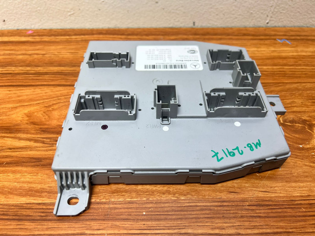 2014-2015 Mercedes-Benz C200 Front SAM Body Control Unit A2059002314 W205 OEM