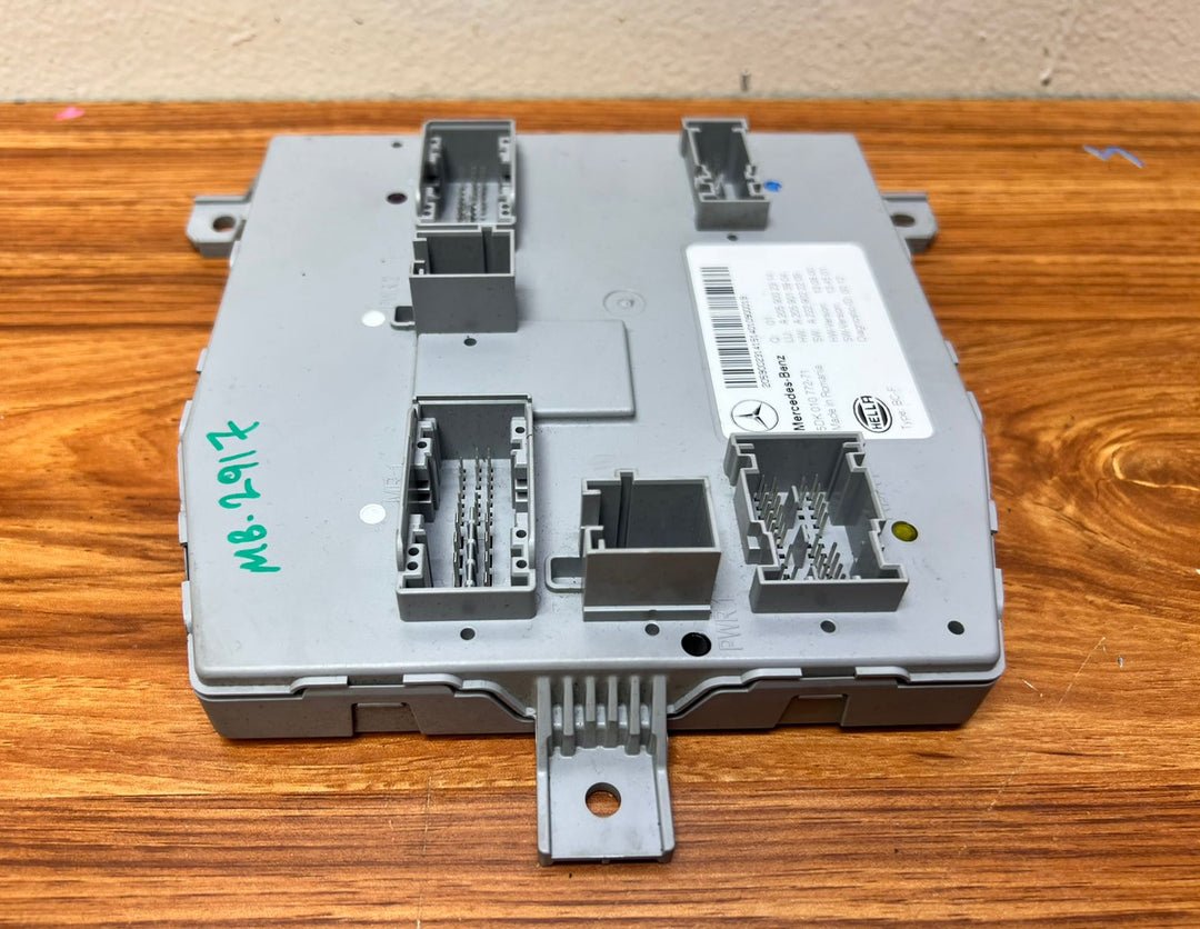 2014-2015 Mercedes-Benz C200 Front SAM Body Control Unit A2059002314 W205 OEM