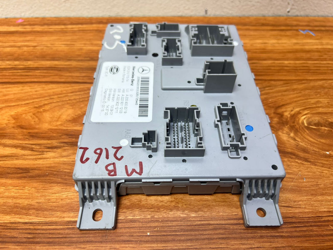 Mercedes-Benz Rear SAM Control Module A2059002019 C-Class W205 GLC W253 OEM