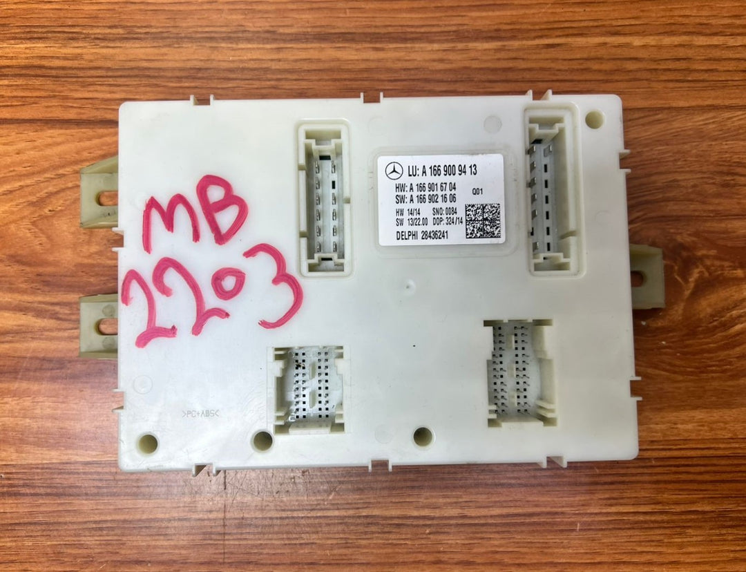 2013-2016 Mercedes-Benz GL550 Rear SAM Module A1669009413 GL-Class X166 OEM