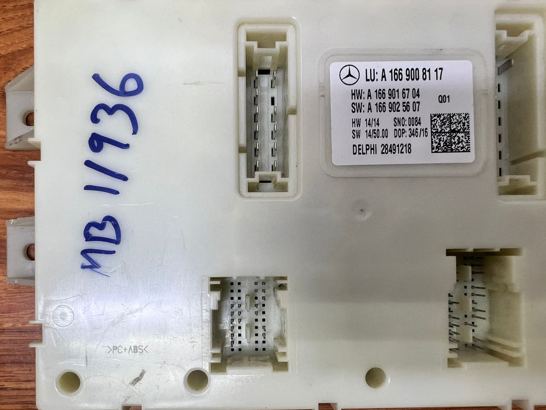 2013-2016 Mercedes-Benz GL350 Rear SAM Signal Activation Control Module A1669008117 W166 X166 OEM