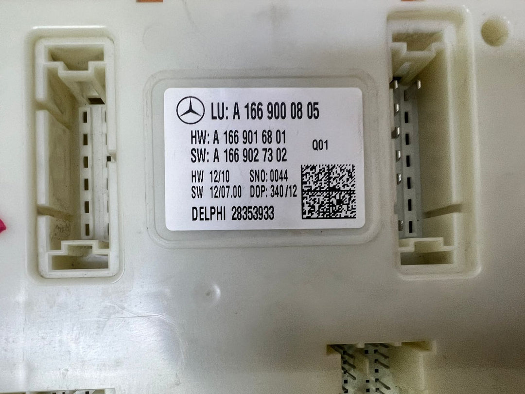 2013-2014 Mercedes-Benz ML350 SAM Signal Acquisition Actuation Module A1669000805 W166 OEM