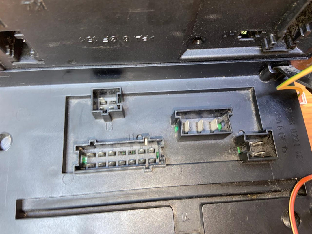 Mercedes-Benz S400 W221 Rear SAM Fuse Box Control Module A2219006902 A2219003602 OEM