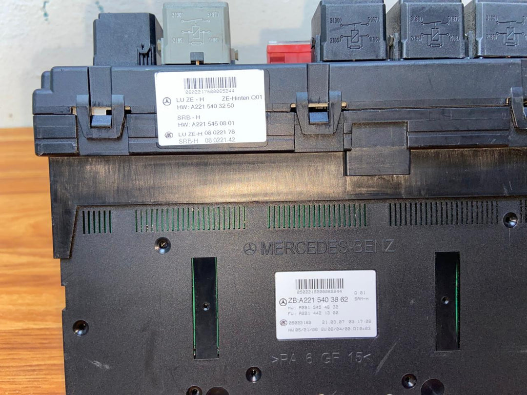 Mercedes-Benz S550 W221 Rear SAM Fuse Box Control Module A2215403250 A2215403862 OEM