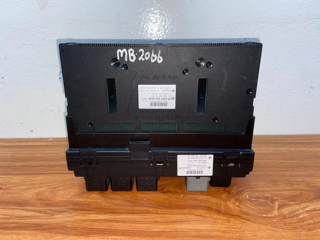 Mercedes-Benz S550 W221 Rear SAM Fuse Box Control Module A2215403250 A2215403862 OEM