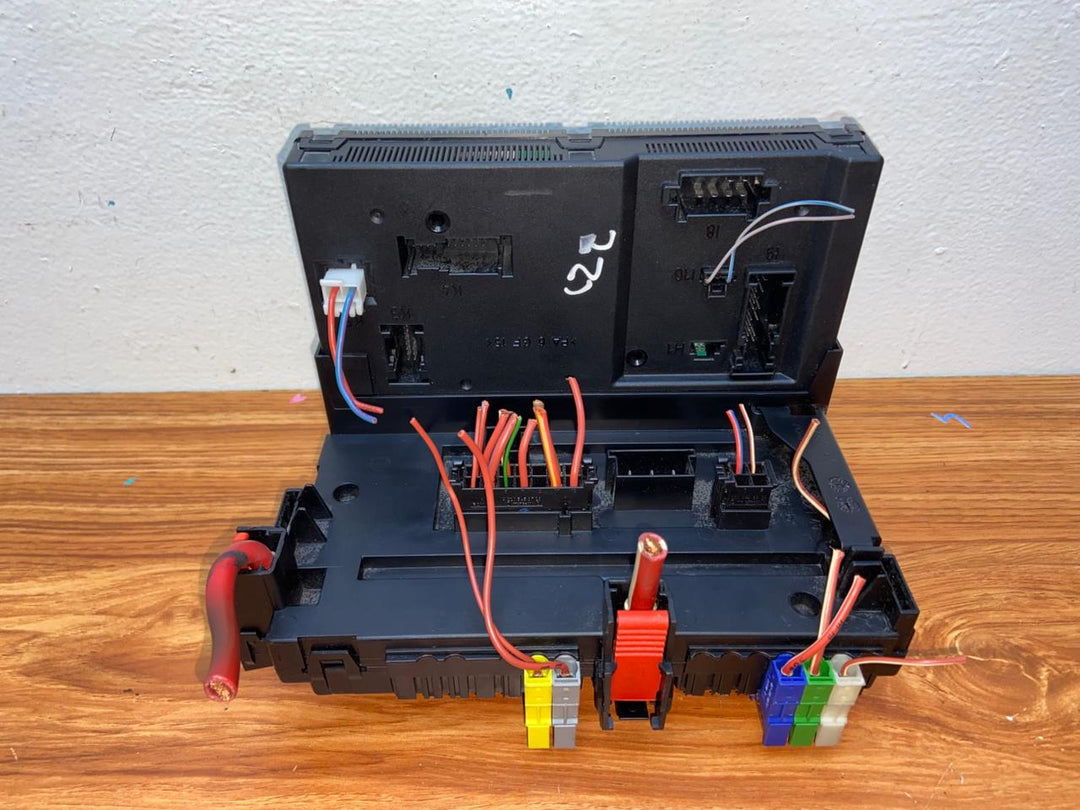 Mercedes-Benz S550 W221 Rear SAM Fuse Box Control Module A2215403250 A2215403862 OEM