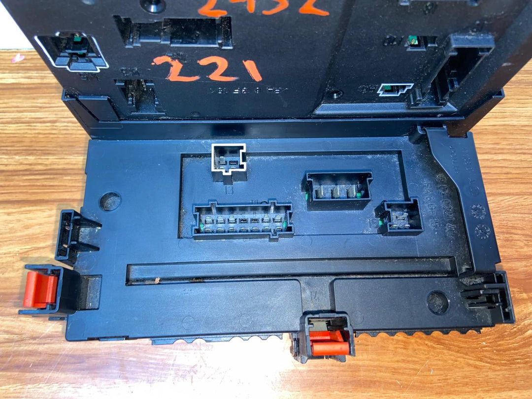 Mercedes-Benz S550 W221 Rear SAM Fuse Box Control Module A2215402050 A2215454932 OEM