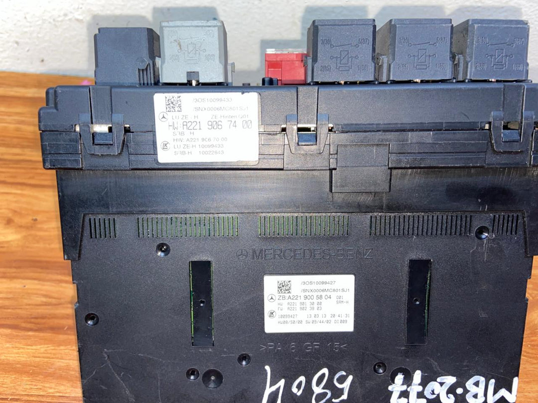 Mercedes-Benz S550 W221 Rear SAM Fuse Box Control Module A2219067400 A2219005804 OEM