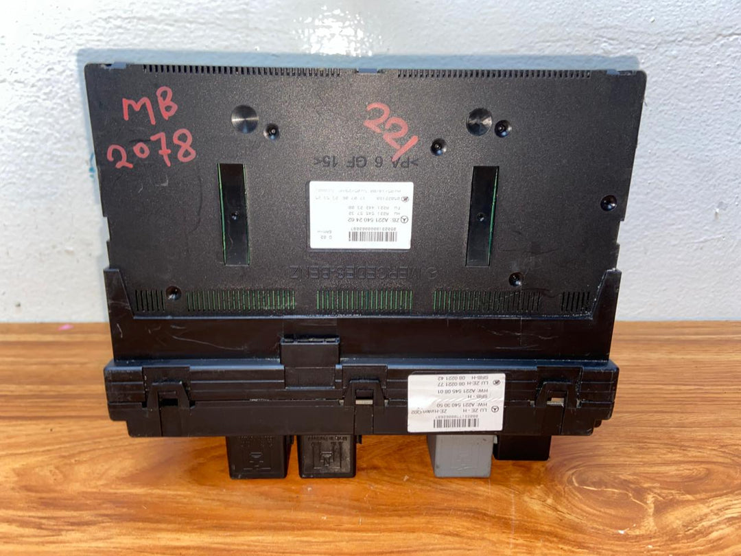 Mercedes-Benz S550 W221 Rear SAM Fuse Box Control Module A2215403050 A2215402462 OEM