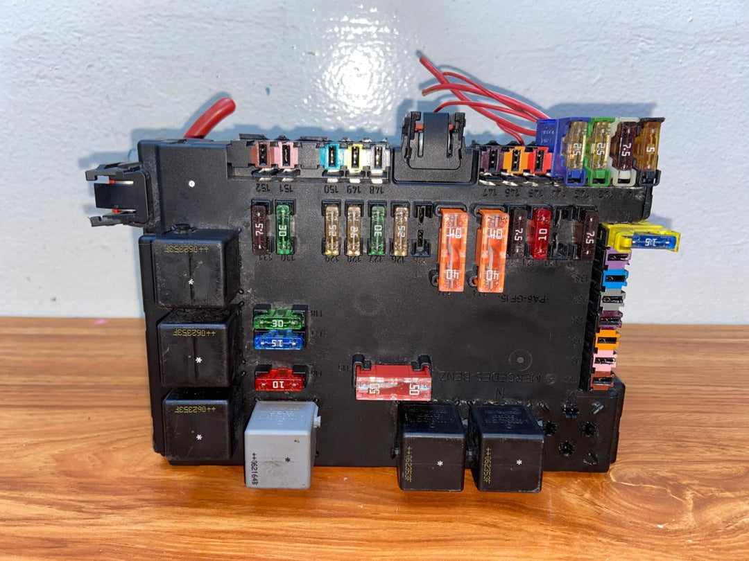 Mercedes-Benz S550 W221 Rear SAM Fuse Box Control Module A2215403050 A2215402462 OEM
