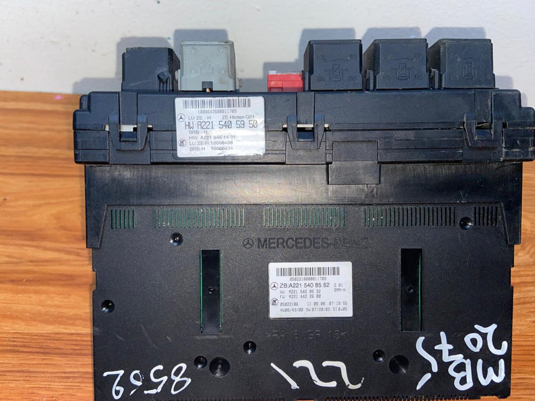 Mercedes-Benz S550 W221 Rear SAM Fuse Box Control Module A2215405950 A2215408562 OEM