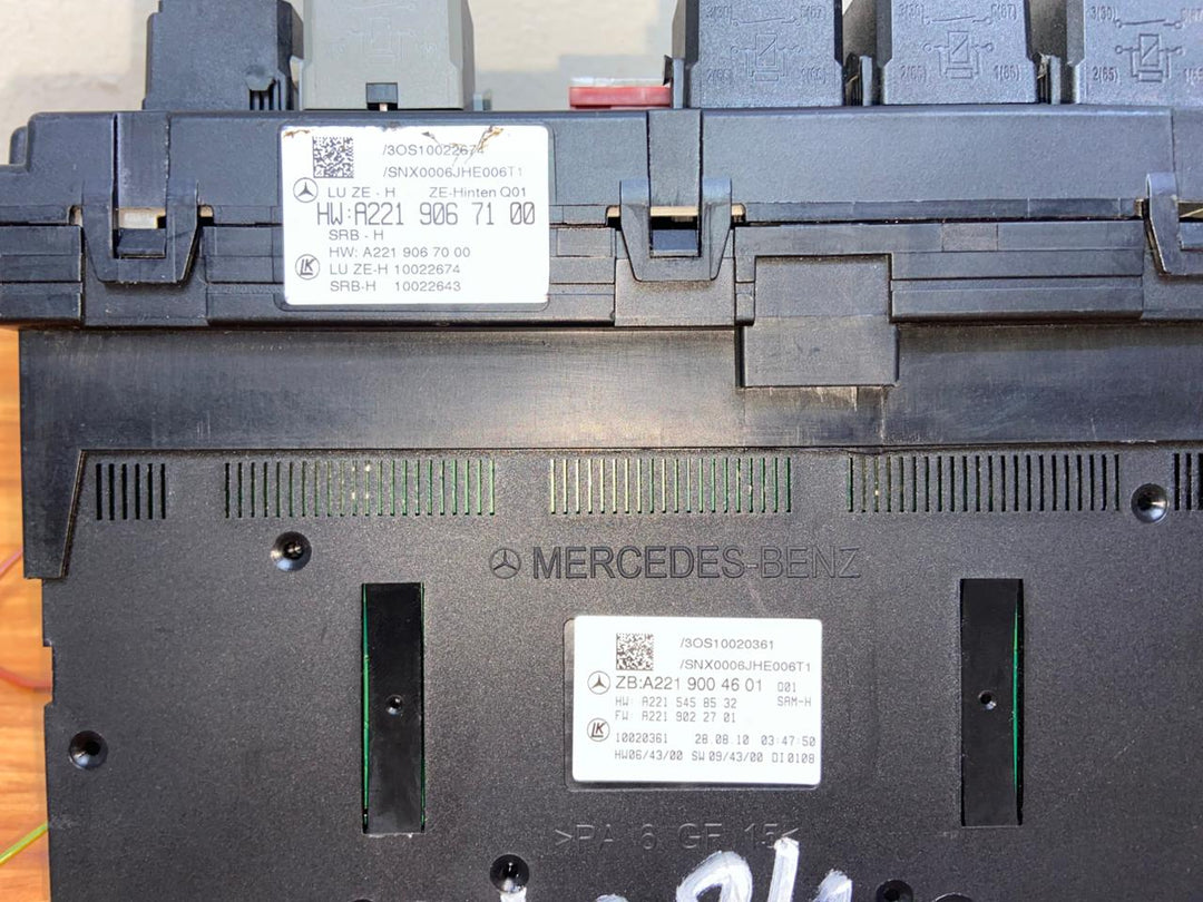 Mercedes-Benz S550 W221 Rear SAM Fuse Box Control Module A2219067100 A22190046012 OEM