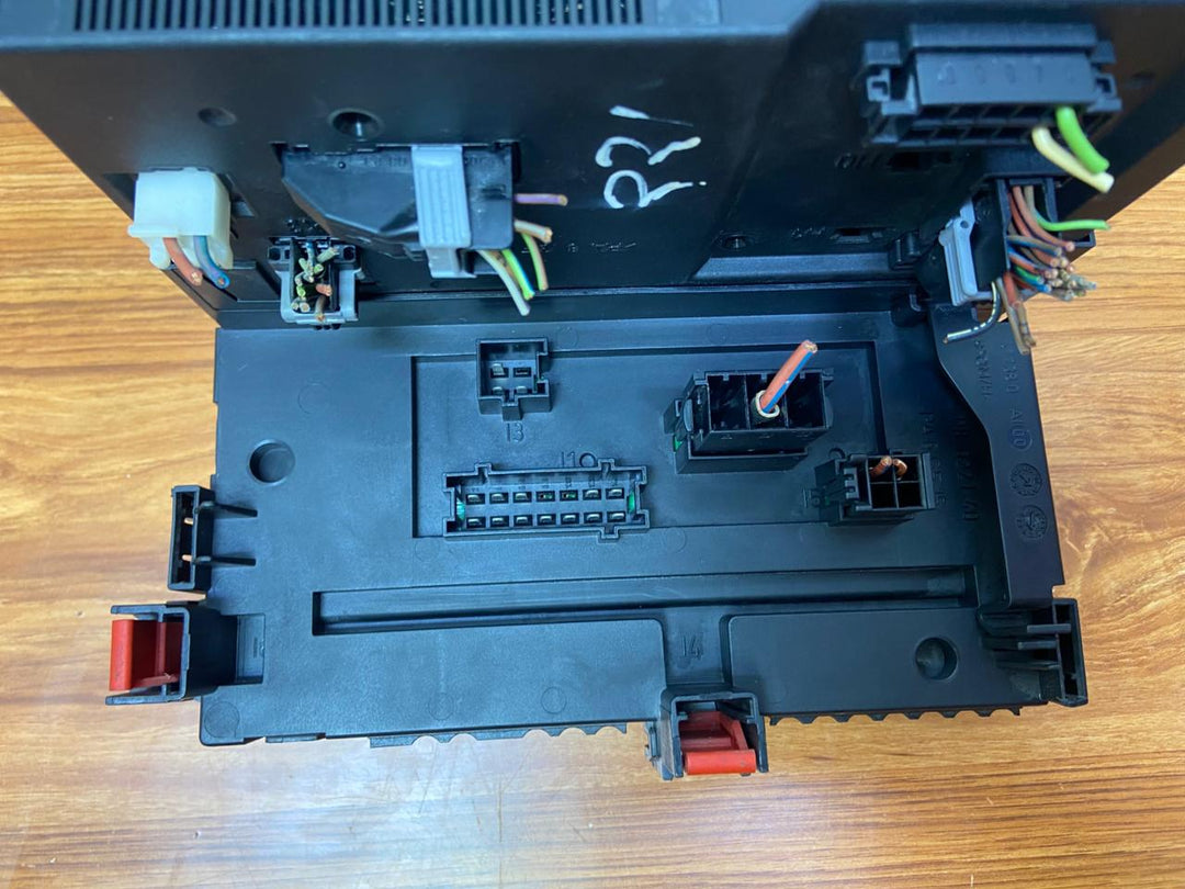 Mercedes-Benz S550 W221 Rear SAM Fuse Box Control Module A2215403550 A2215404762 OEM