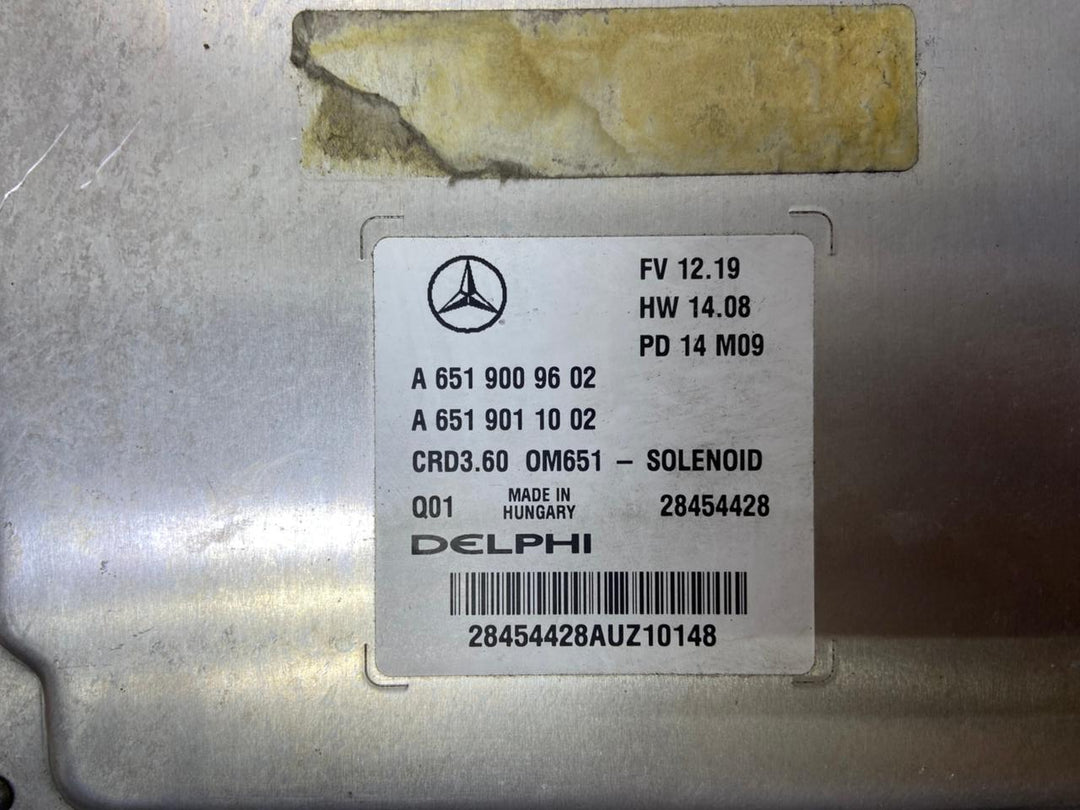 Mercedes-Benz Engine Control Module ECM ECU A6519009602 E-Class W212 OEM